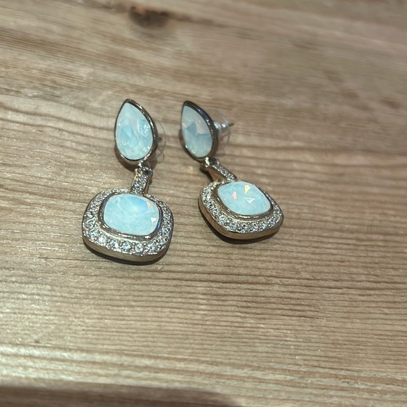 Unbranded Jewelry - Costume jewelry from a tv series wardrobe